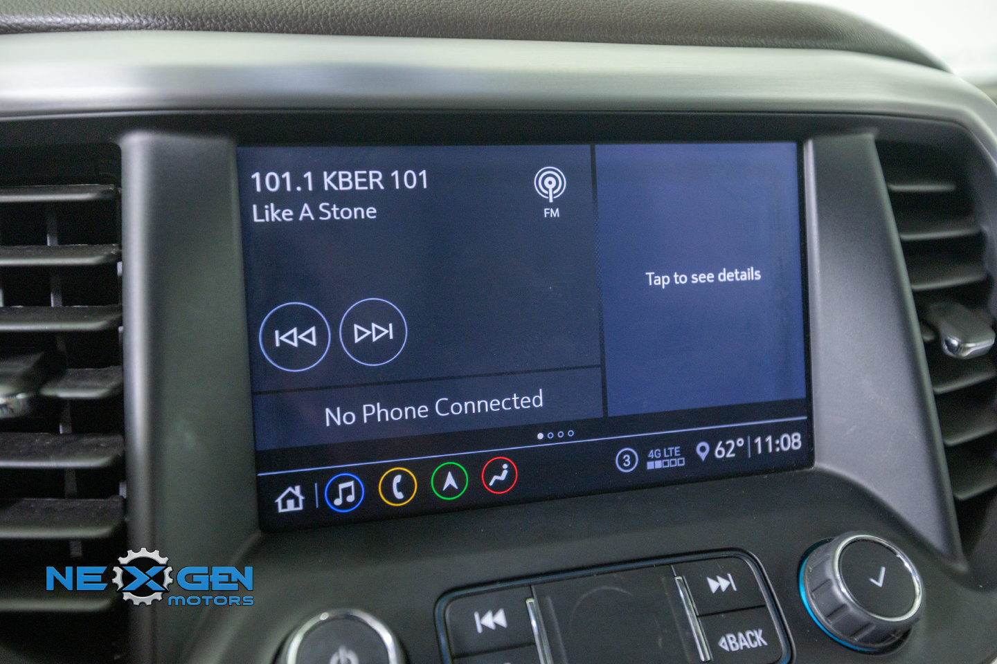Used 2020 GMC Acadia SLT w/ LPO, Cargo Package AWD/4WD image 19