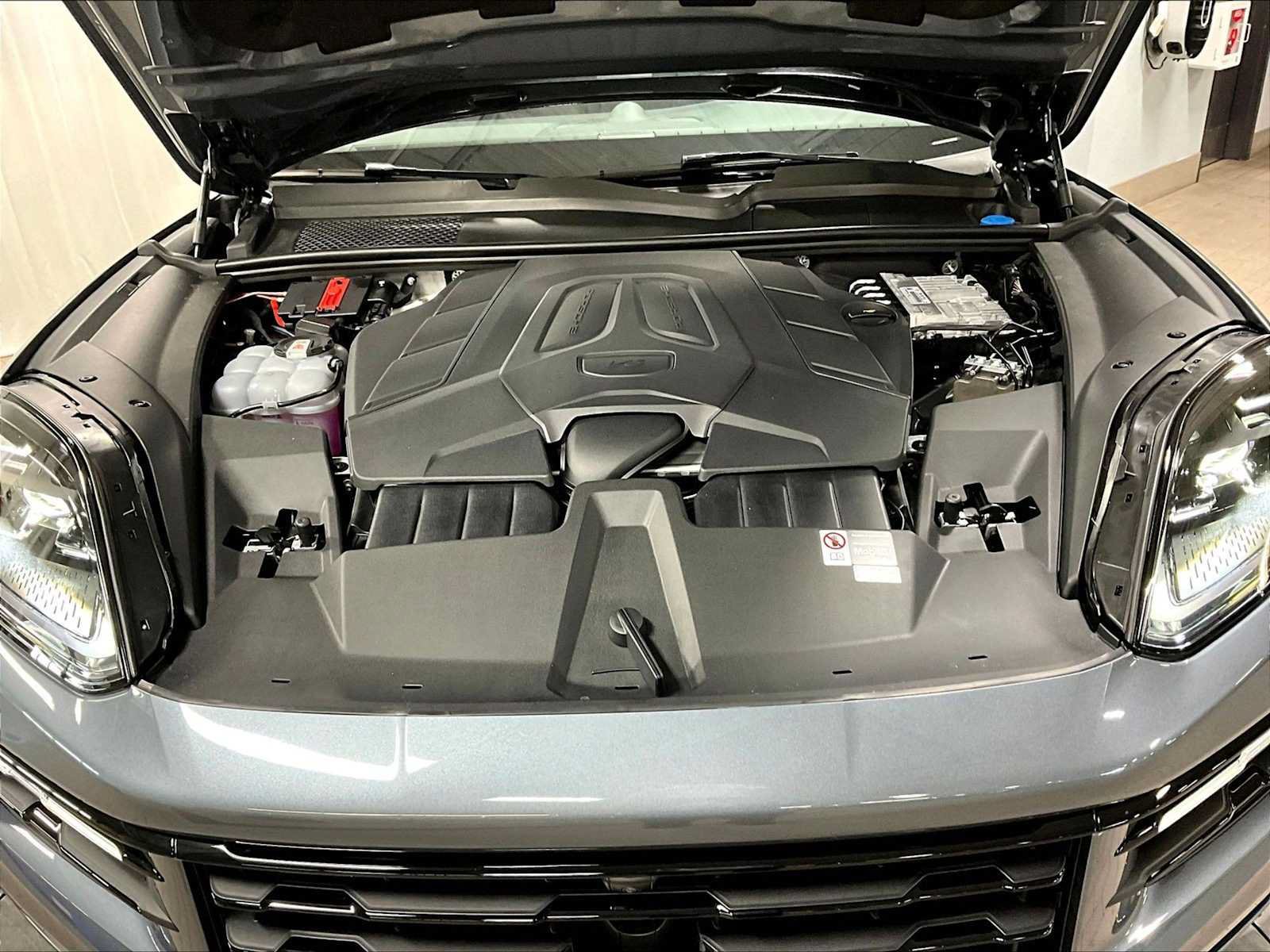 New 2026 Porsche Cayenne Coupe AWD/4WD image 35