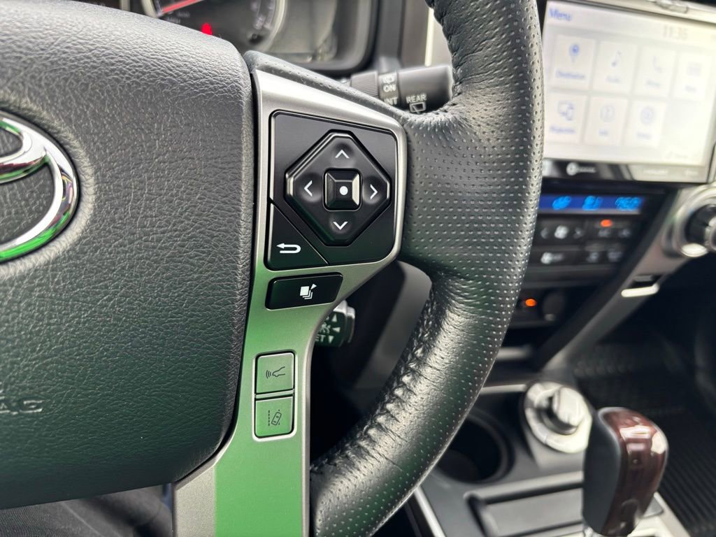 Used 2023 Toyota 4Runner Limited AWD/4WD image 32