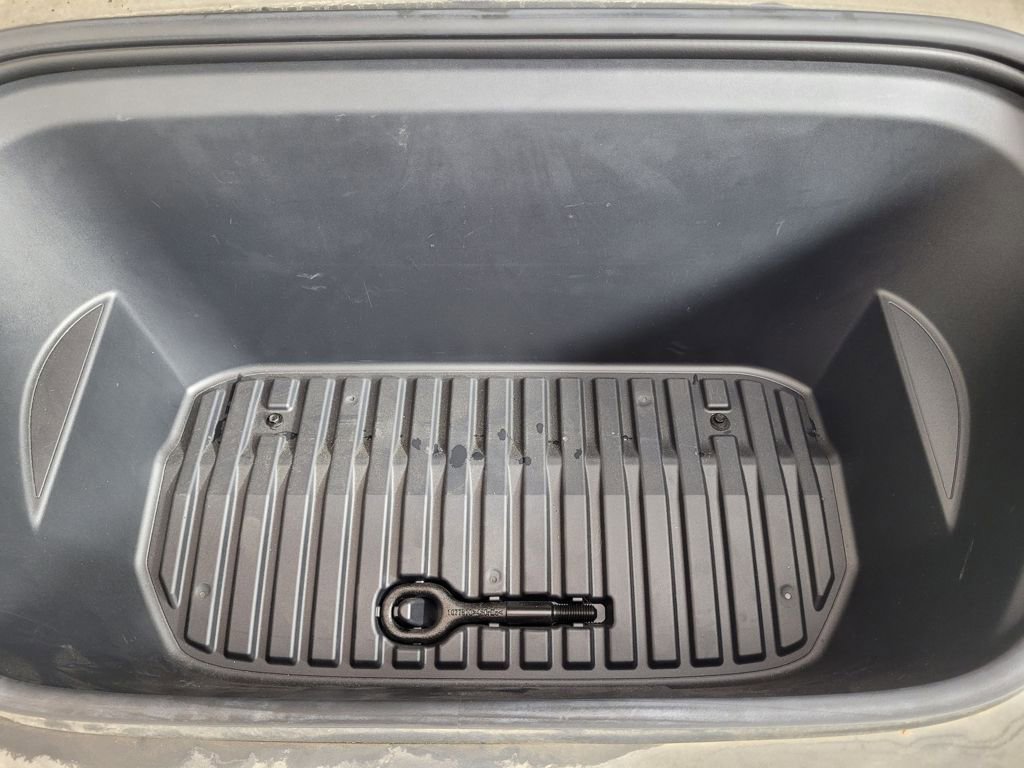 Used 2021 Tesla Model Y Long Range image 20