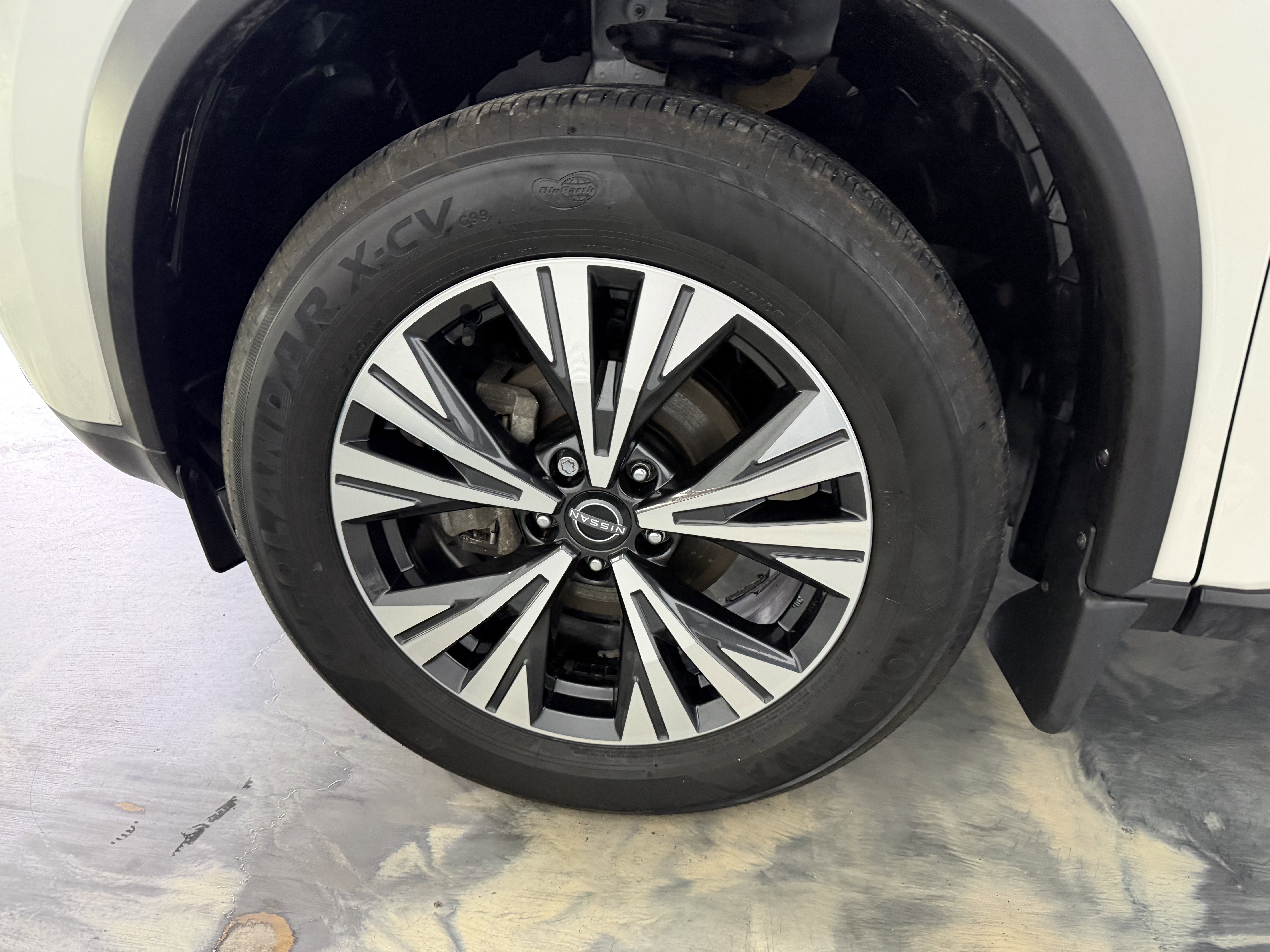 Used 2023 Nissan Rogue SV image 29