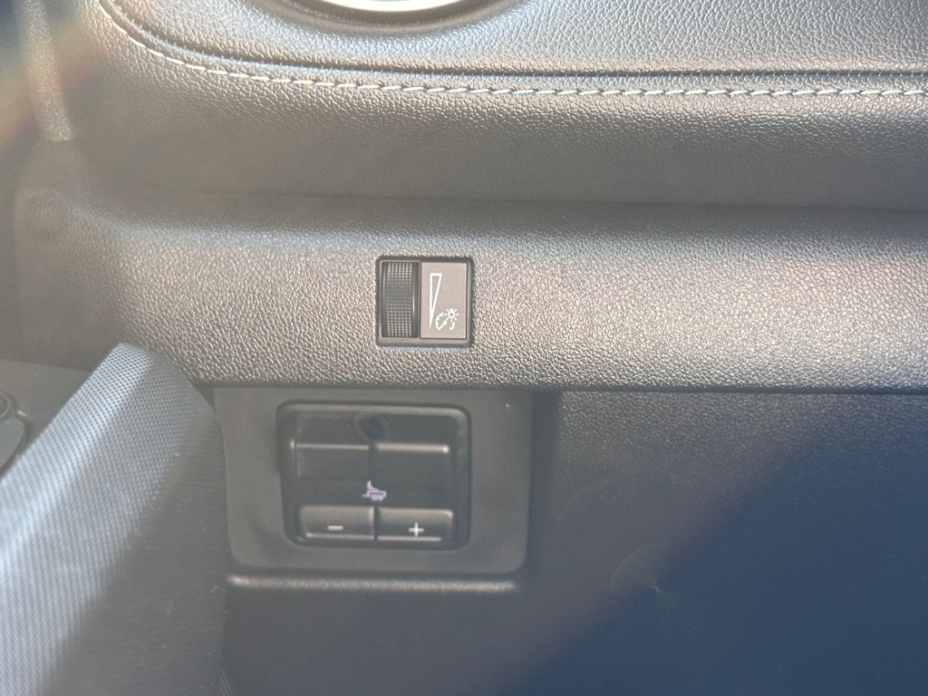 Used 2023 Chevrolet Colorado LT w/ LT Convenience Package II AWD/4WD image 18