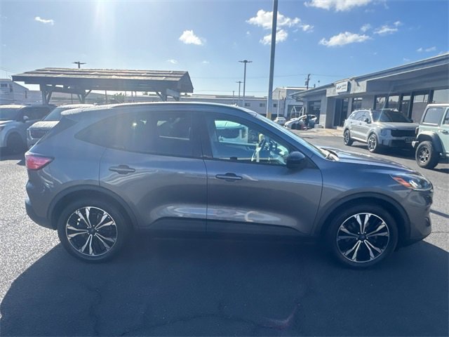 Used 2021 Ford Escape SE w/ SE Sport Appearance Package image 4