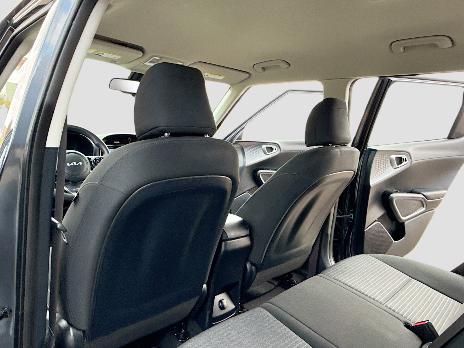 Used 2022 Kia Soul S image 6