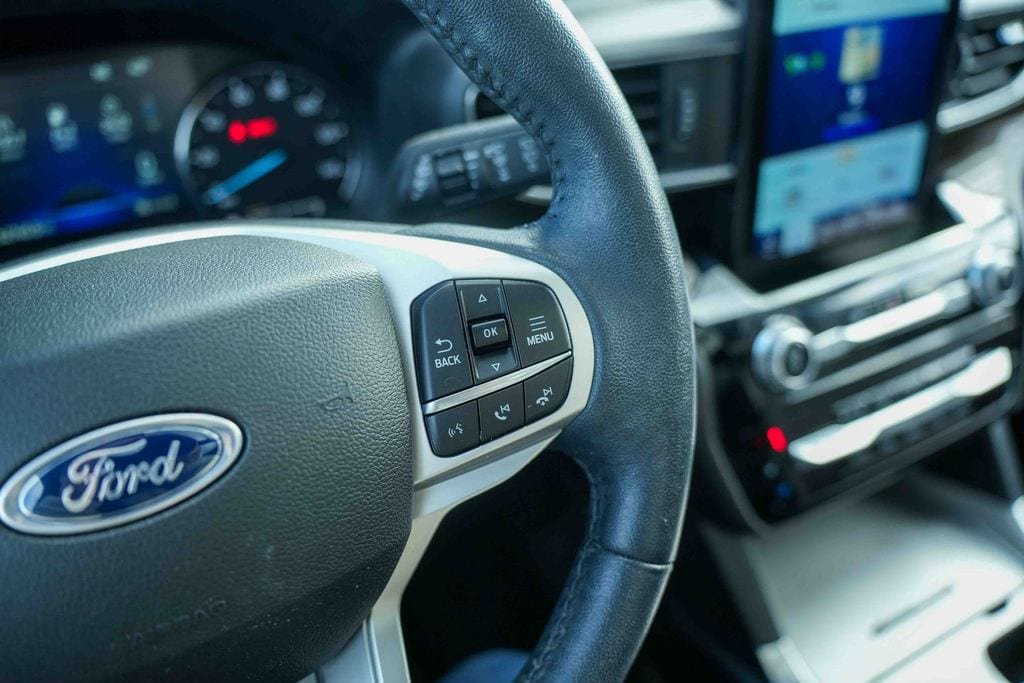 Used 2023 Ford Explorer Limited w/ Limited Technology Package AWD/4WD image 36