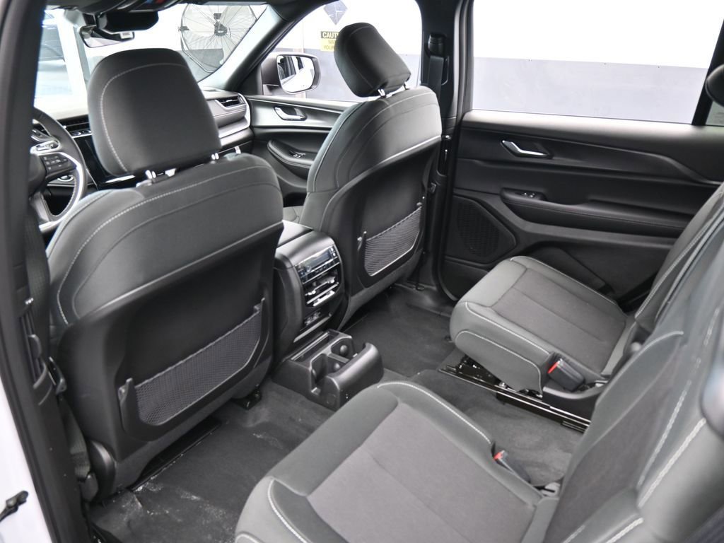 New 2026 Jeep Grand Cherokee L Laredo image 29