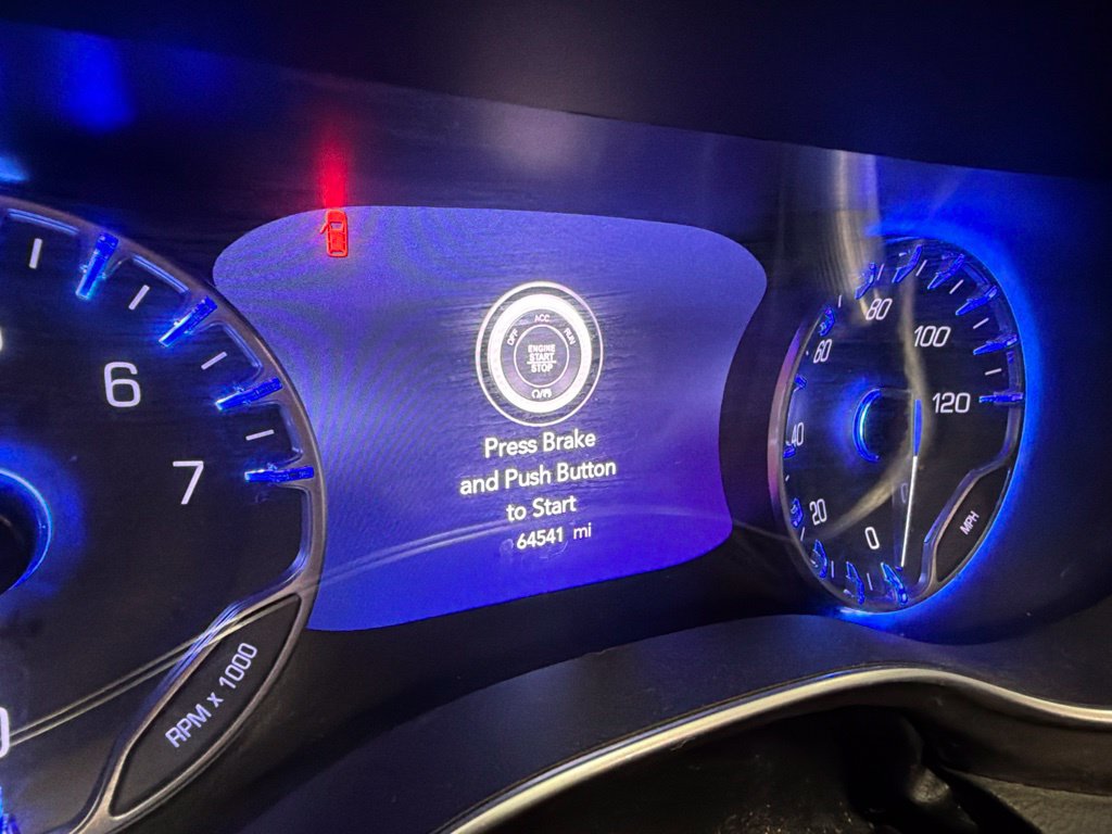 Used 2019 Chrysler Pacifica Limited FWD image 3