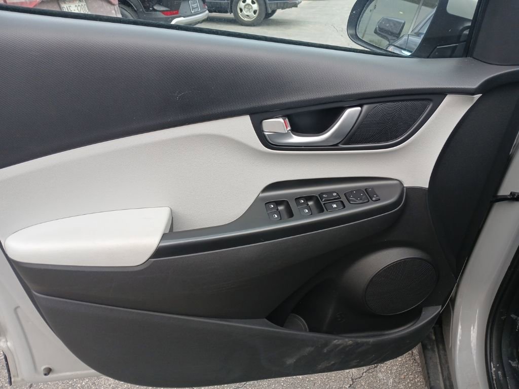 Used 2023 Hyundai Kona SEL w/ Convenience Package image 10