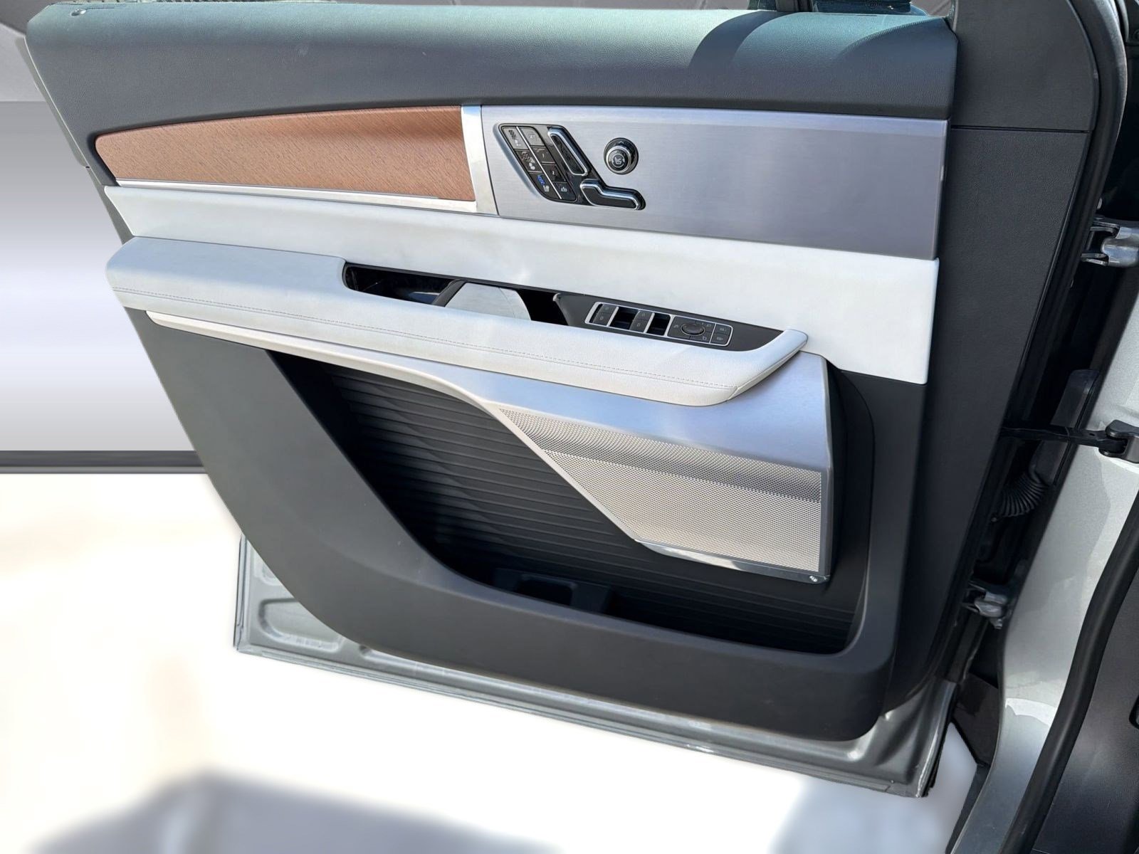 Certified 2026 Cadillac Vistiq Luxury image 19