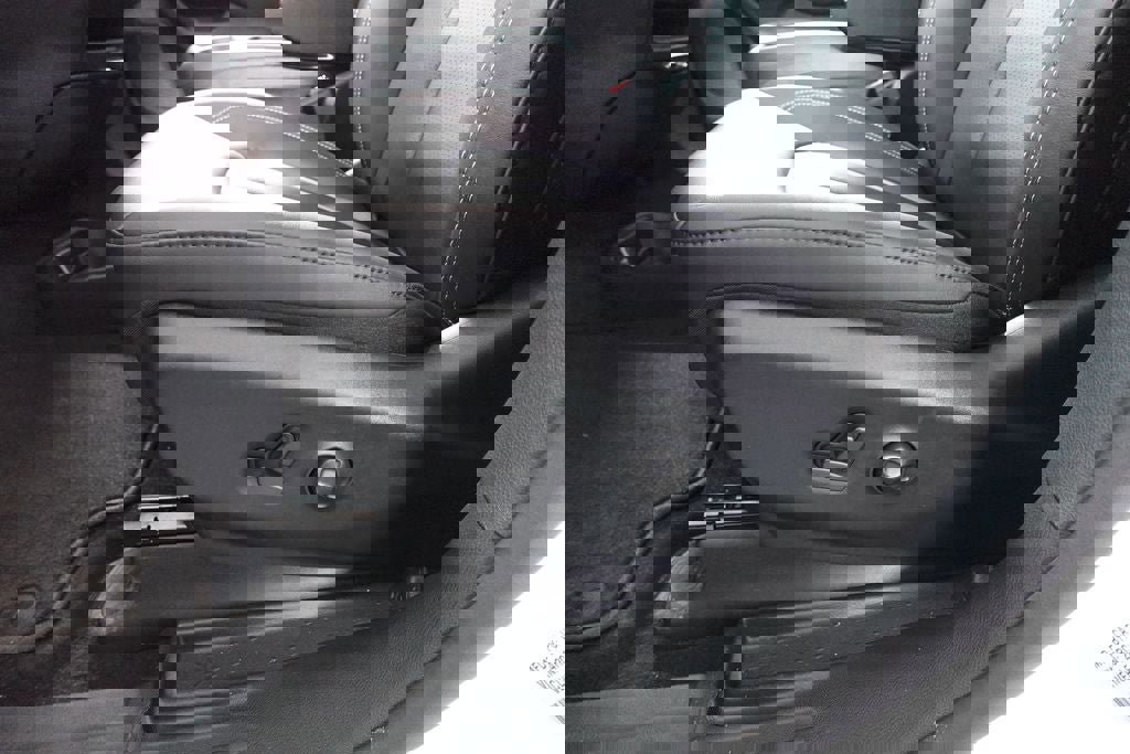 New 2026 Chrysler Pacifica Select image 11