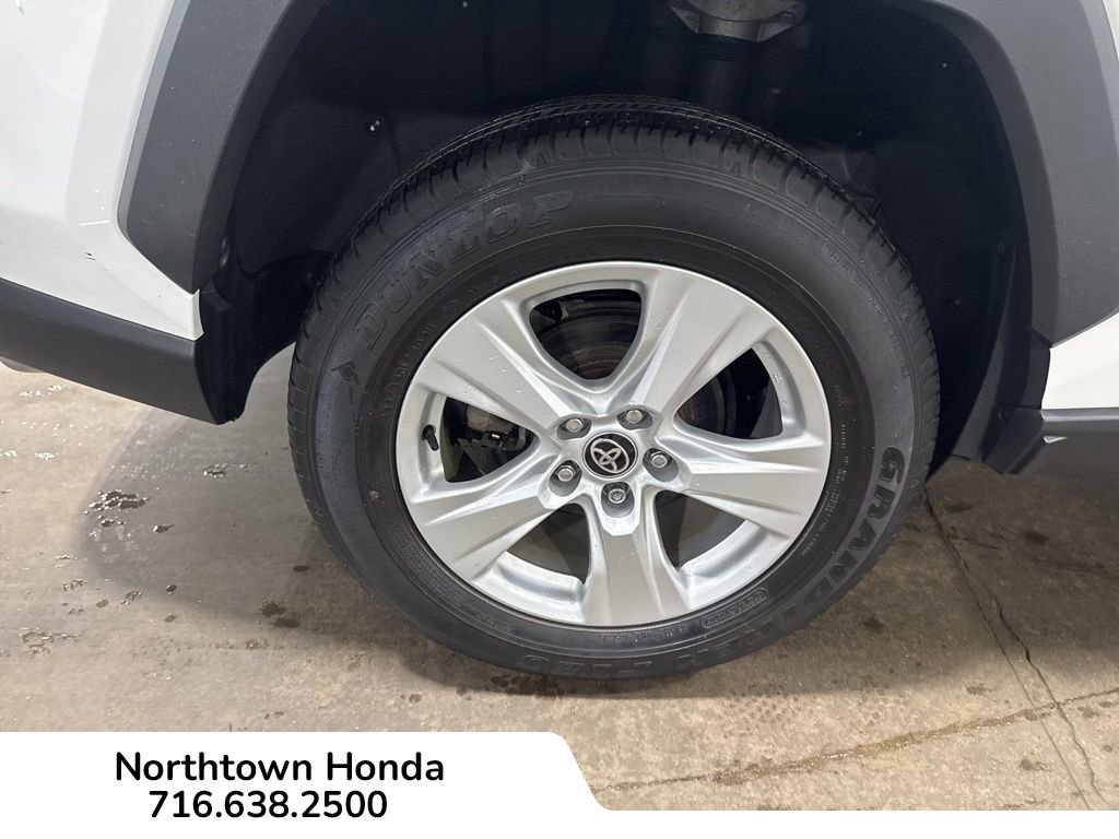 Used 2021 Toyota RAV4 XLE AWD/4WD image 13