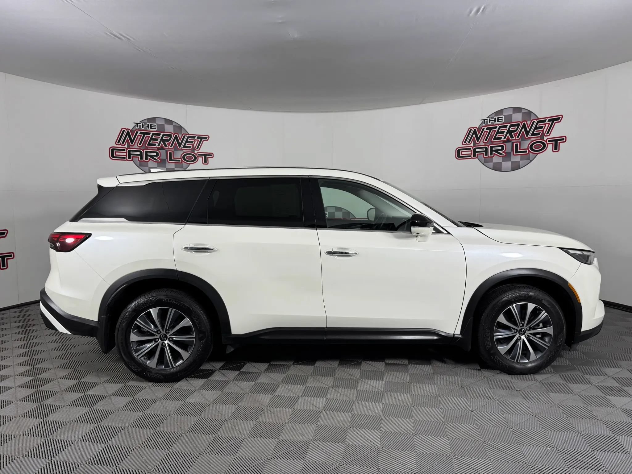 Used 2024 INFINITI QX60 Luxe AWD/4WD image 8