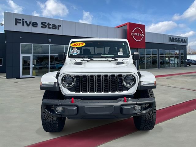 Used 2025 Jeep Gladiator Rubicon w/ Convenience Group AWD/4WD image 2