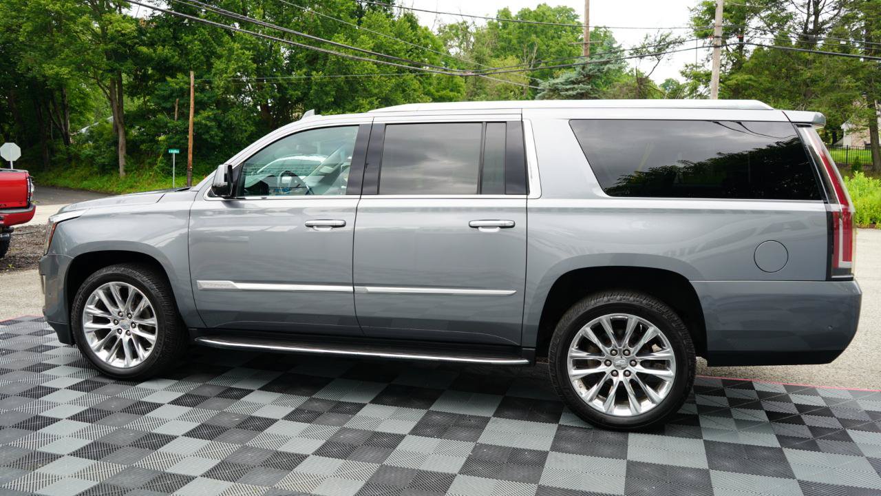 Used 2019 Cadillac Escalade ESV Luxury AWD/4WD image 19