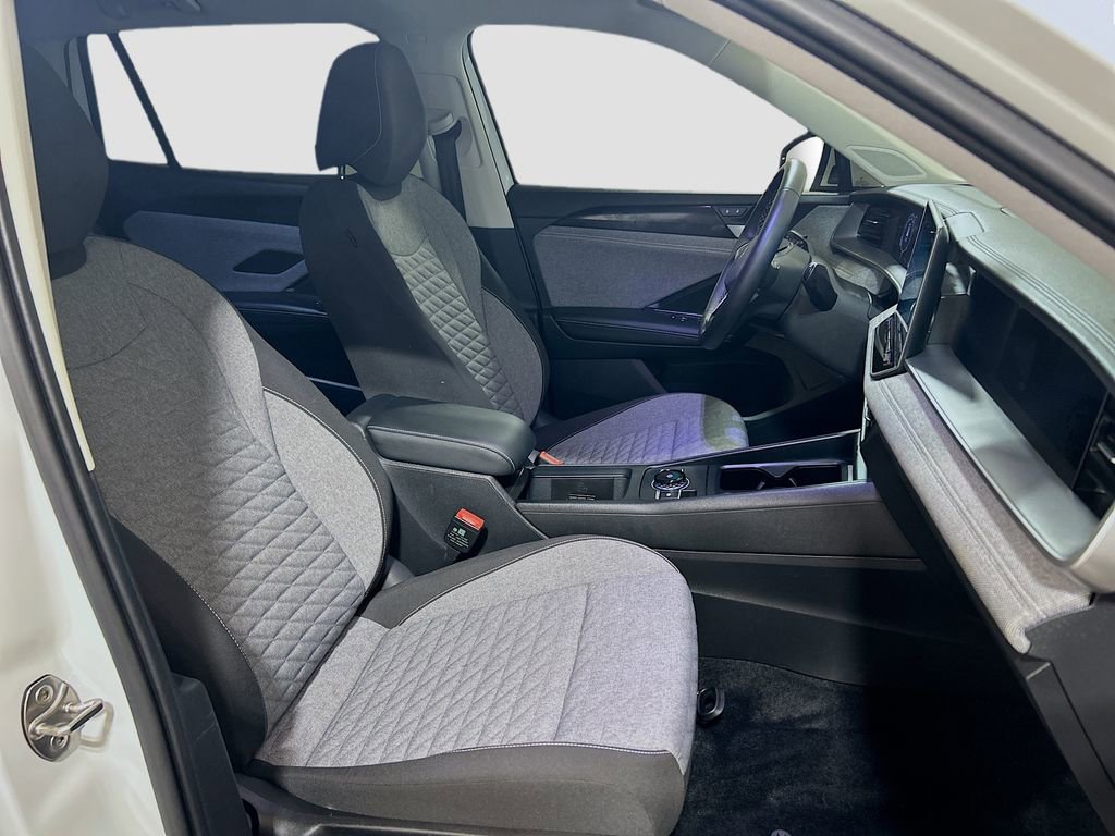 Used 2025 Volkswagen Tiguan S FWD image 24
