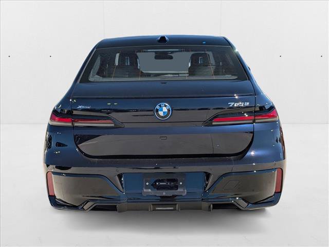 New 2026 BMW 750e xDrive image 7