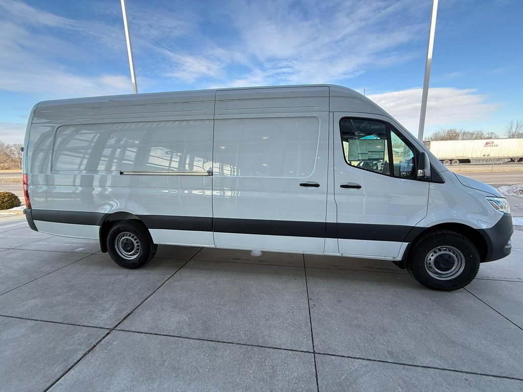 New 2025 Mercedes-Benz Sprinter 2500 image 4