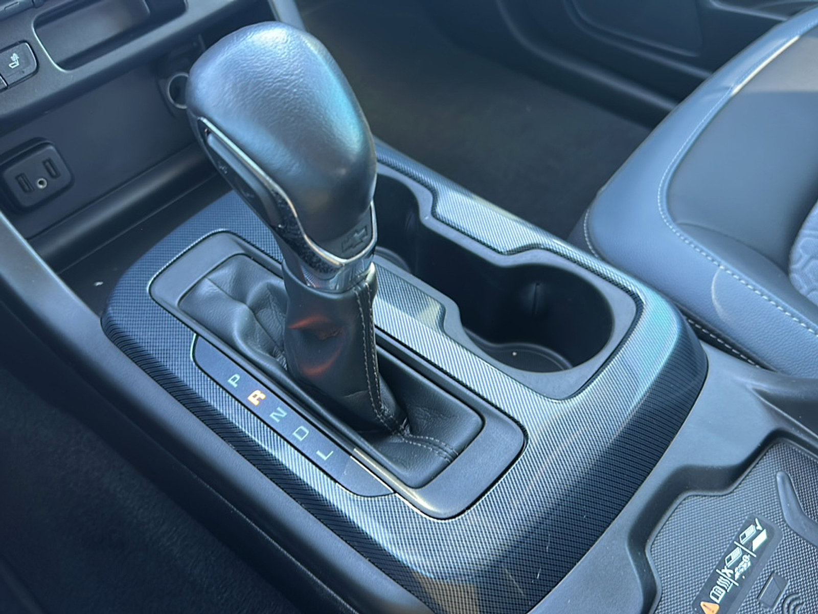 Used 2022 Chevrolet Colorado Z71 w/ Safety Package image 35