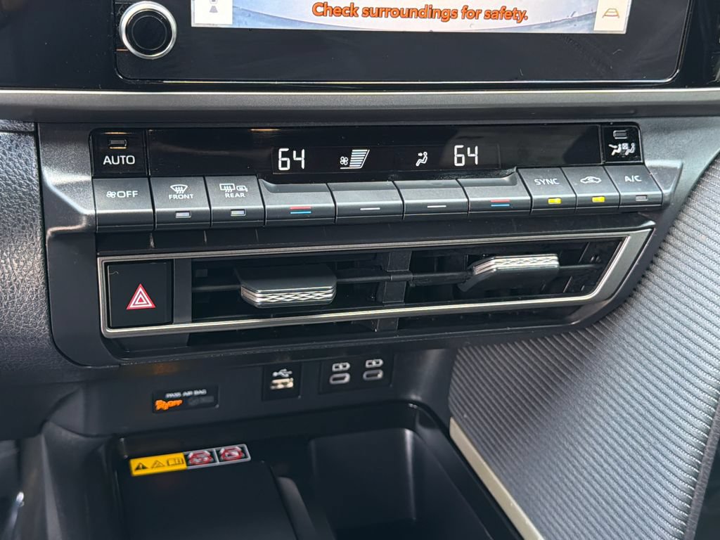 Used 2025 Toyota Camry SE w/ Convenience Package FWD image 27