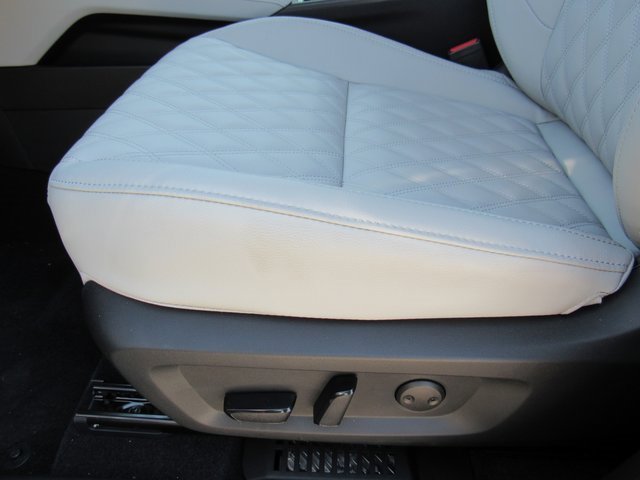 New 2025 Mitsubishi Outlander SEL image 14