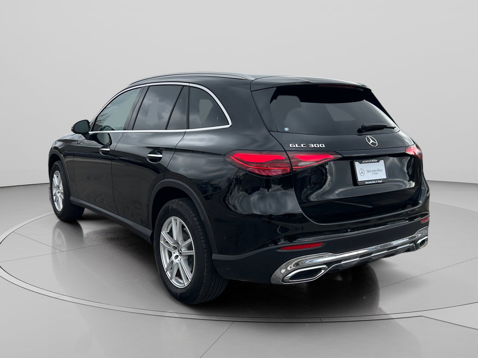 Used 2025 Mercedes-Benz GLC 300 image 3