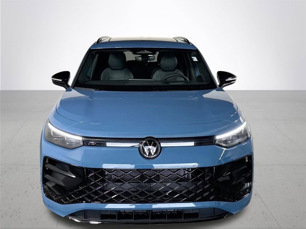 New 2025 Volkswagen Tiguan SE R-Line image 3