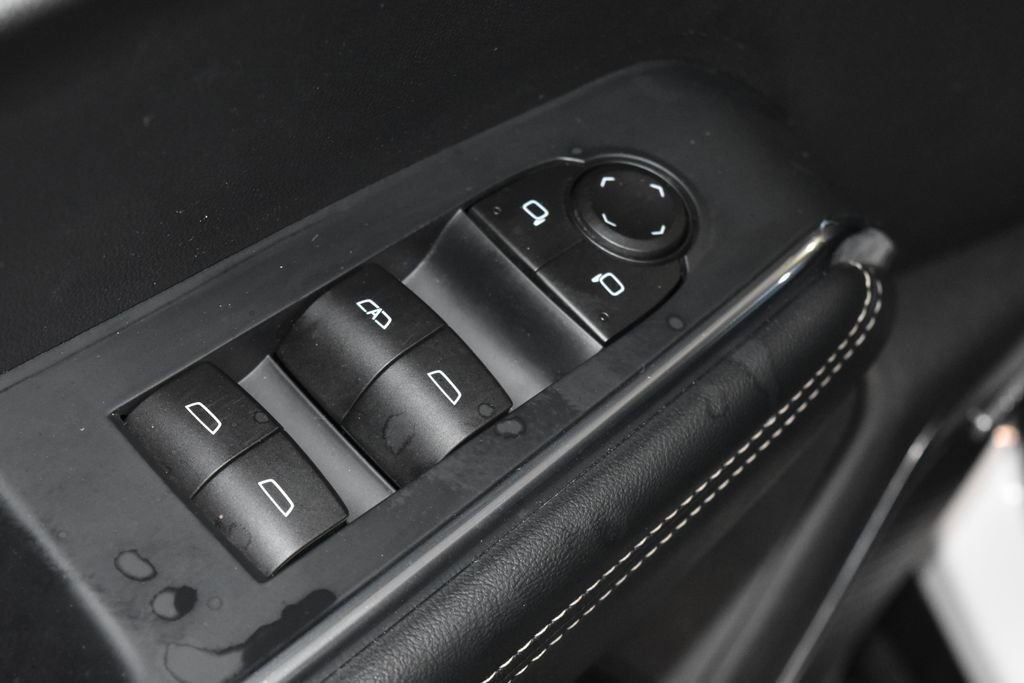Used 2025 GMC Acadia Elevation image 5