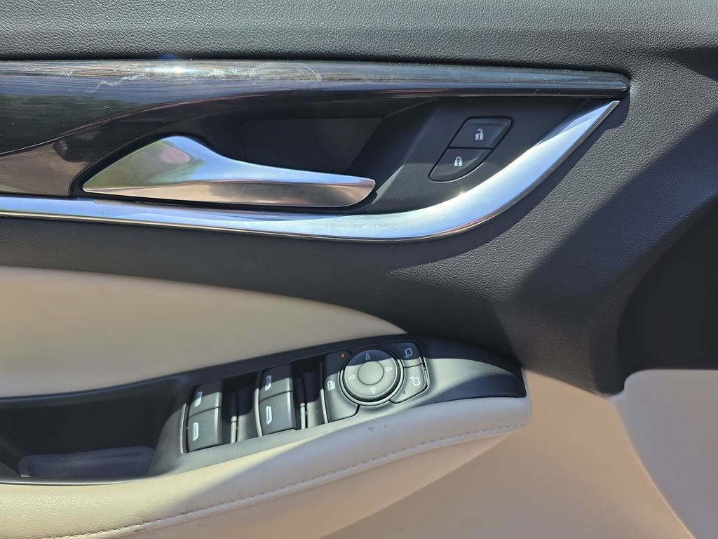 Used 2022 Buick Enclave Essence FWD image 22