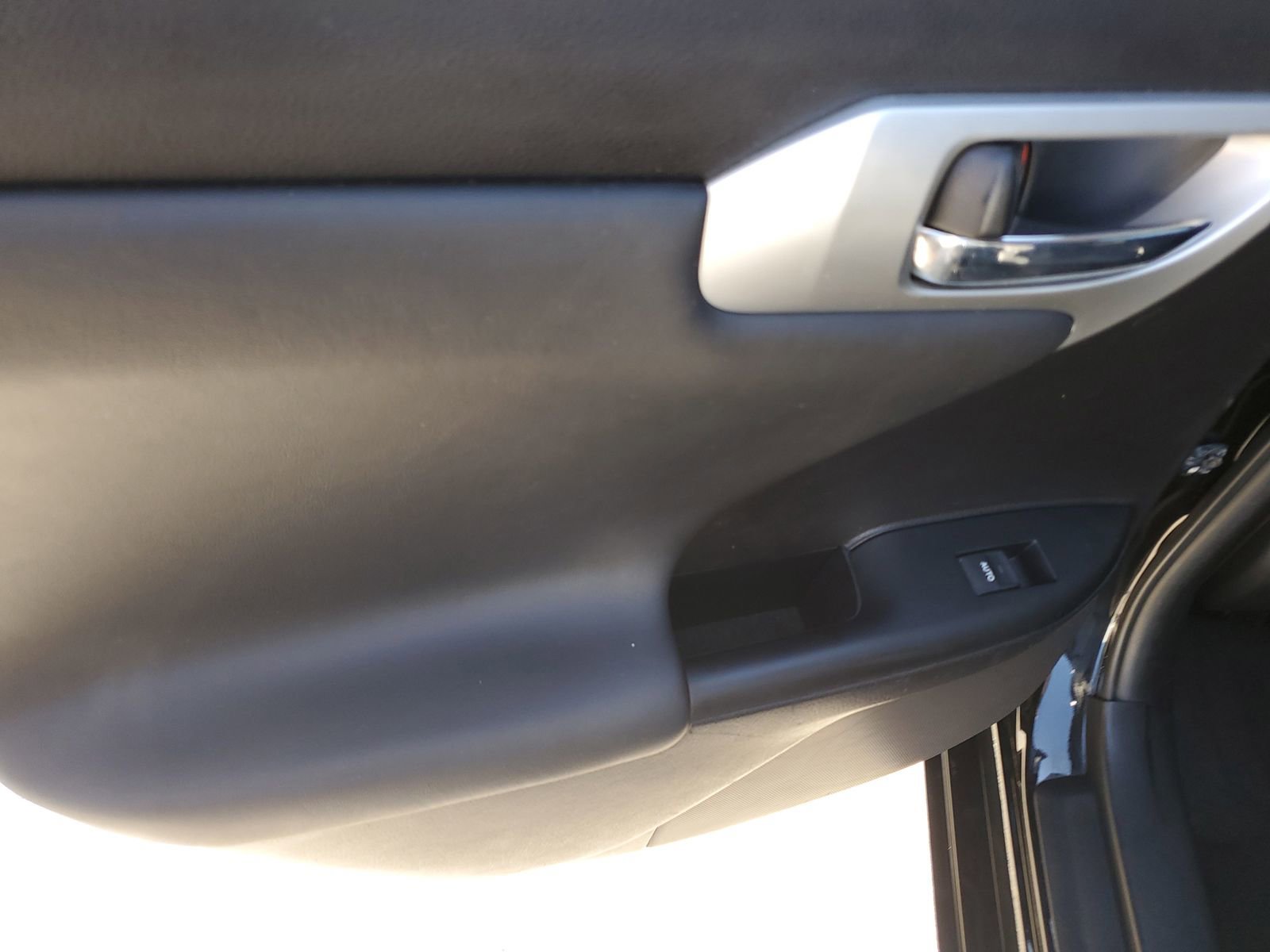 Used 2012 Lexus CT 200h Premium w/ Leather Pkg FWD image 15
