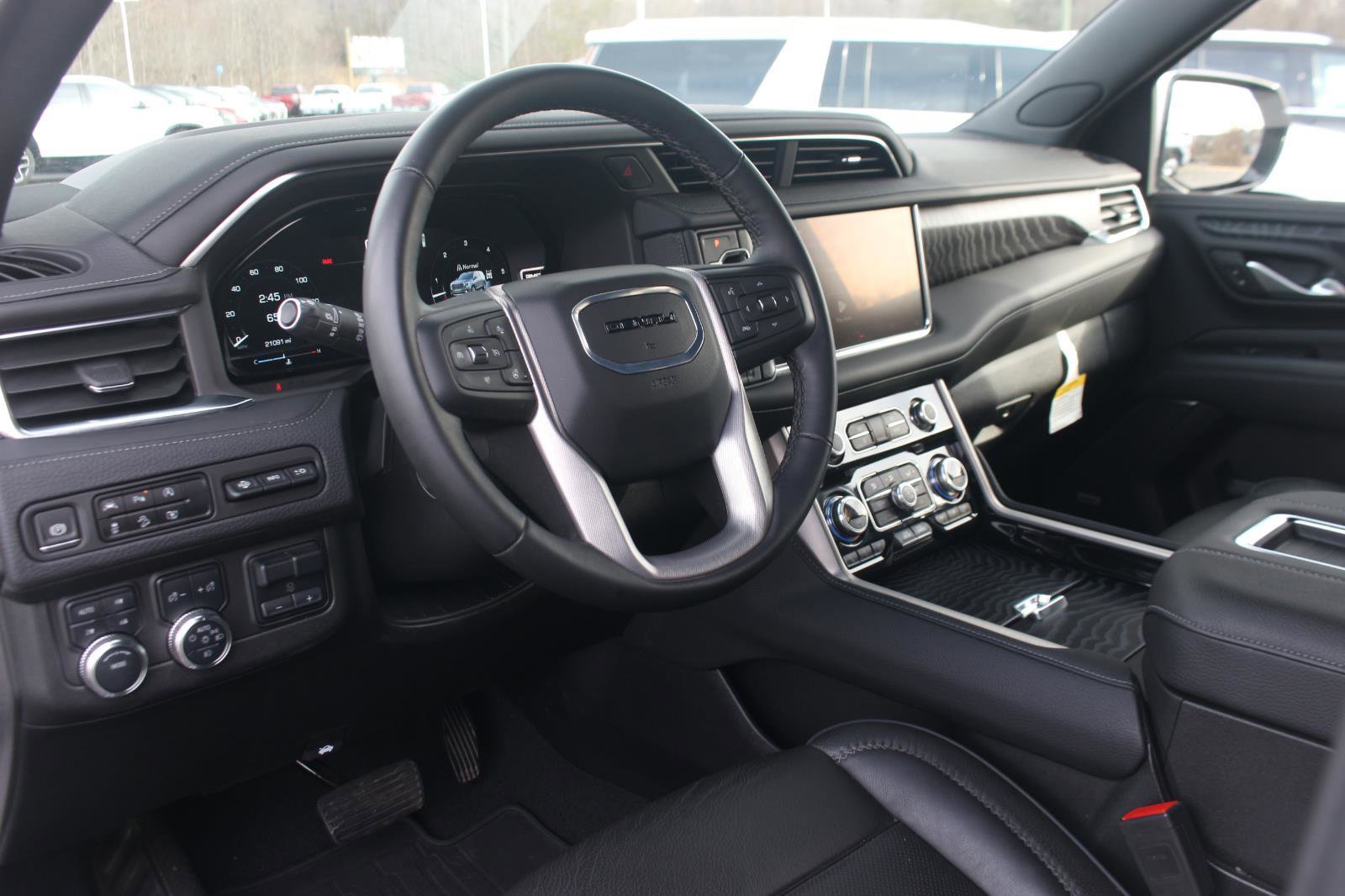 Used 2024 GMC Yukon XL Denali w/ Max Trailering Package image 20