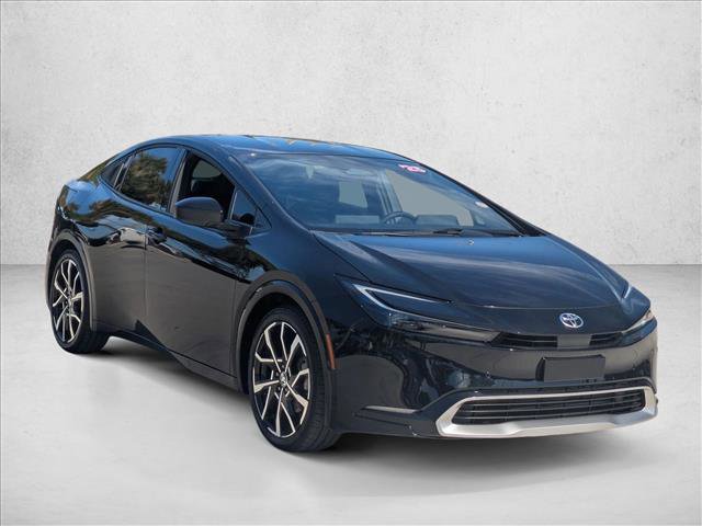 Used 2025 Toyota Prius Plug-In Hybrid image 3
