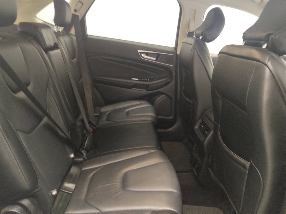 Used 2017 Ford Edge Titanium w/ Technology Package AWD/4WD image 19