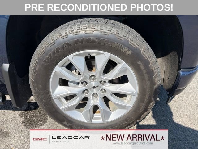 Used 2020 Chevrolet Silverado 1500 Custom w/ Custom Value Package AWD/4WD image 9