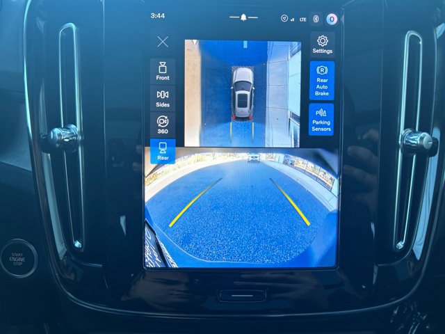 Certified 2026 Volvo XC40 B5 Plus AWD/4WD image 25