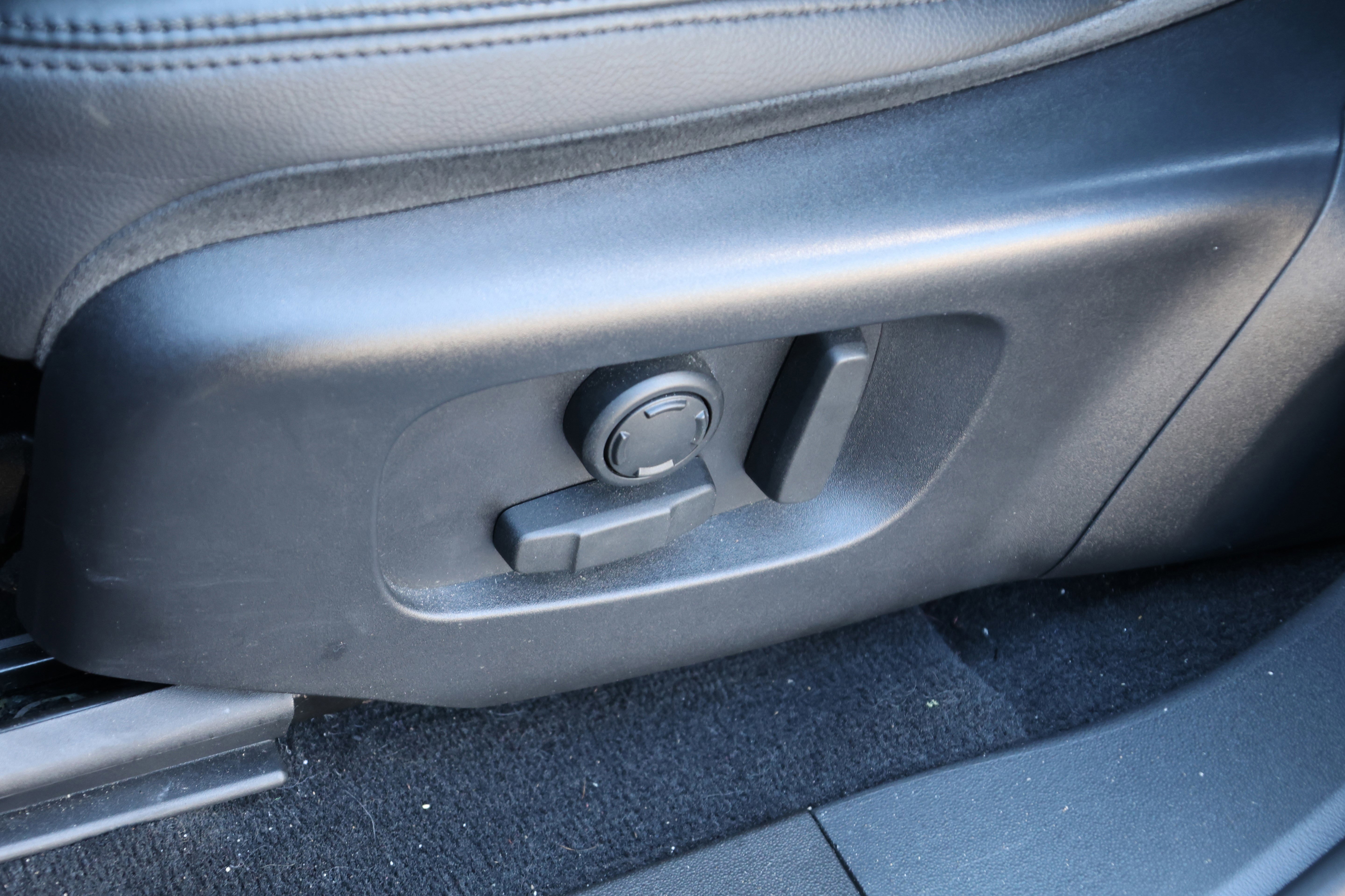 Used 2020 Land Rover Range Rover Evoque SE image 30