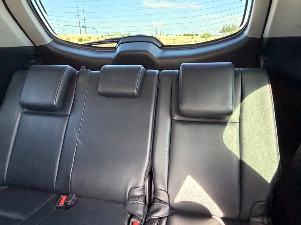 Used 2019 Toyota Highlander SE FWD image 8