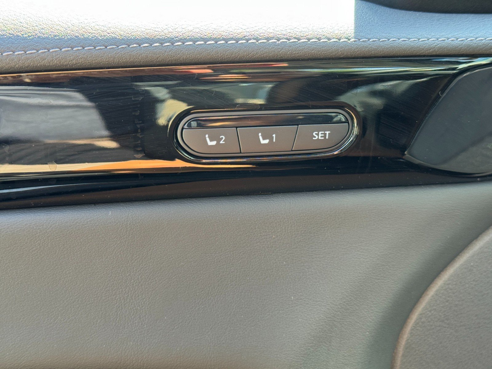 Used 2023 INFINITI QX60 Pure FWD image 17