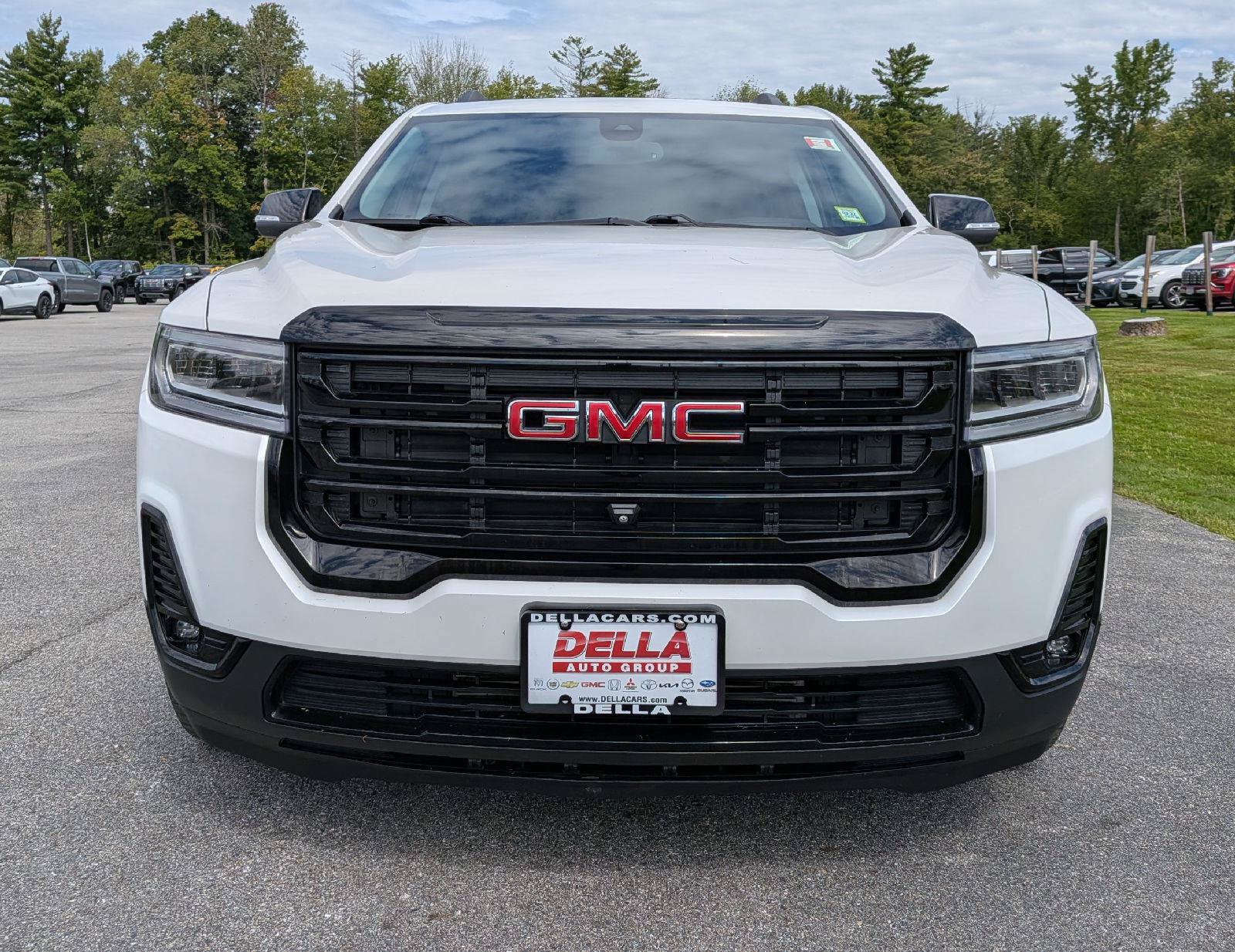Used 2023 GMC Acadia SLT w/ Elevation Edition AWD/4WD image 2