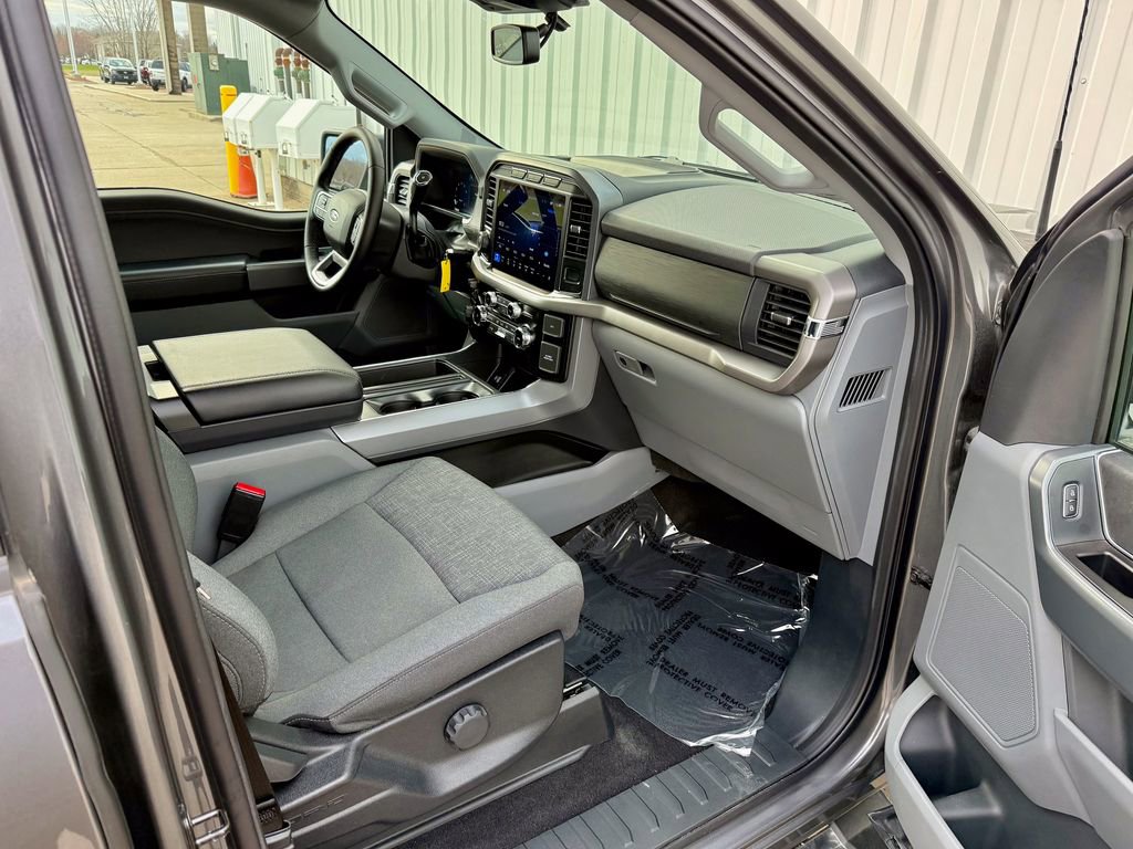 Used 2024 Ford F150 XLT w/ Mobile Office Package image 19