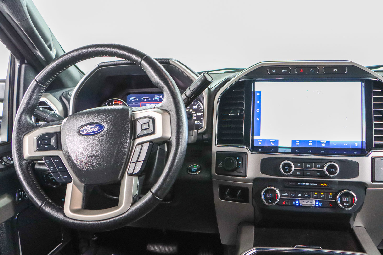 Used 2022 Ford F250 Lariat w/ Black Appearance Pkg image 18