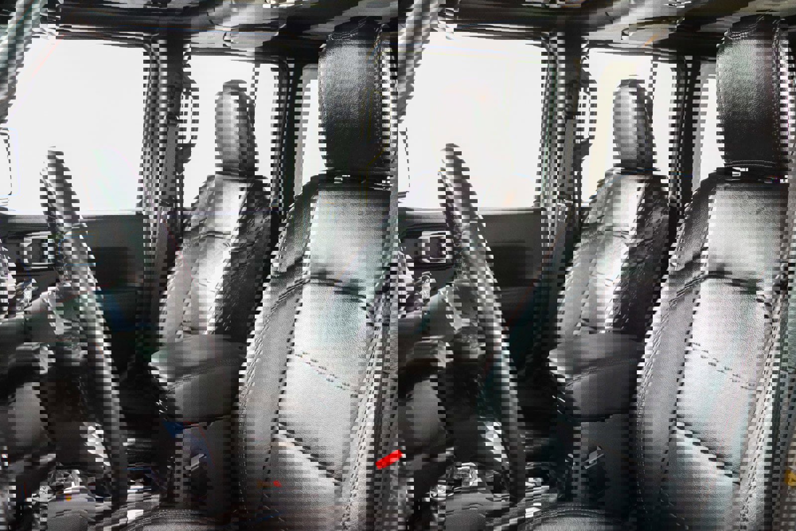 Used 2022 Jeep Wrangler Unlimited Sahara image 25