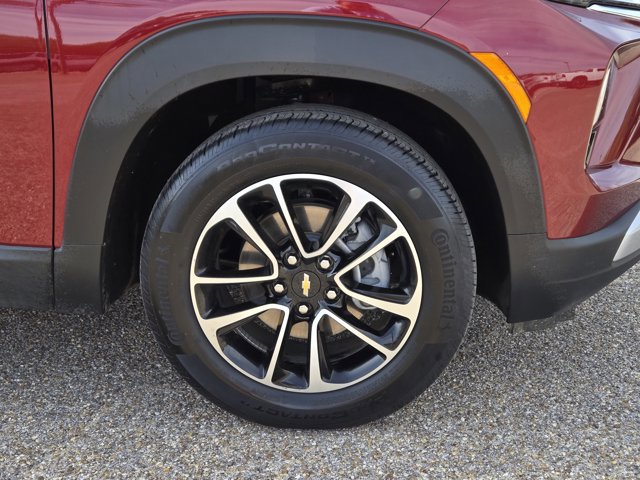 Used 2025 Chevrolet TrailBlazer LT FWD image 4