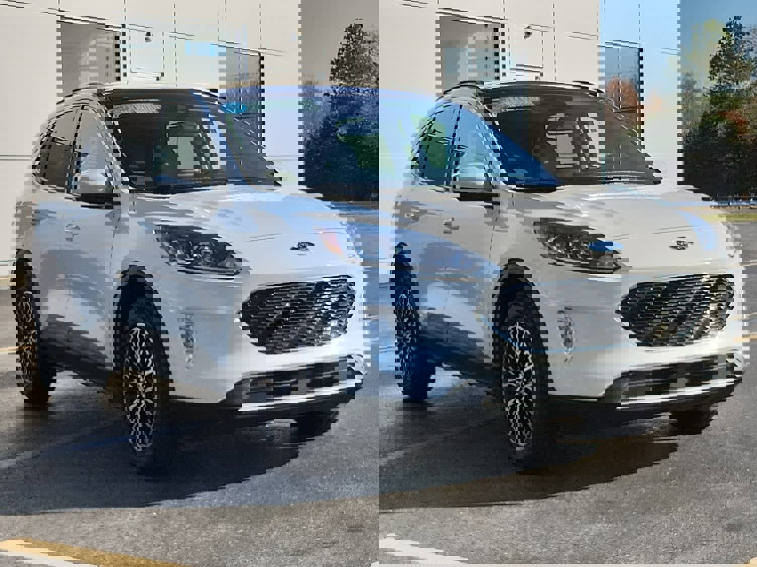 Used 2022 Ford Escape SEL w/ Technology Package image 2