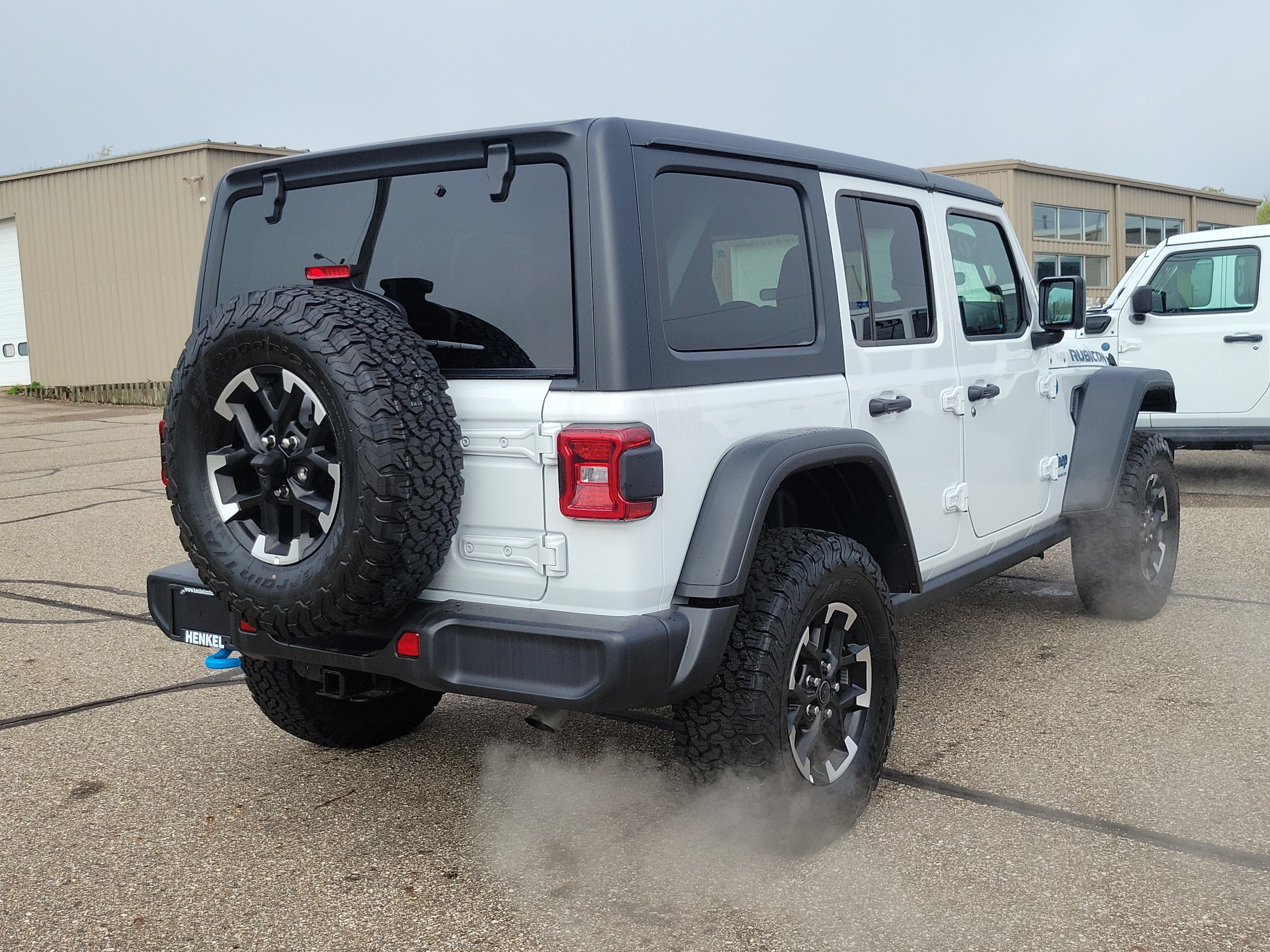 Used 2025 Jeep Wrangler Unlimited Rubicon 4xe w/ Convenience Group AWD/4WD image 4