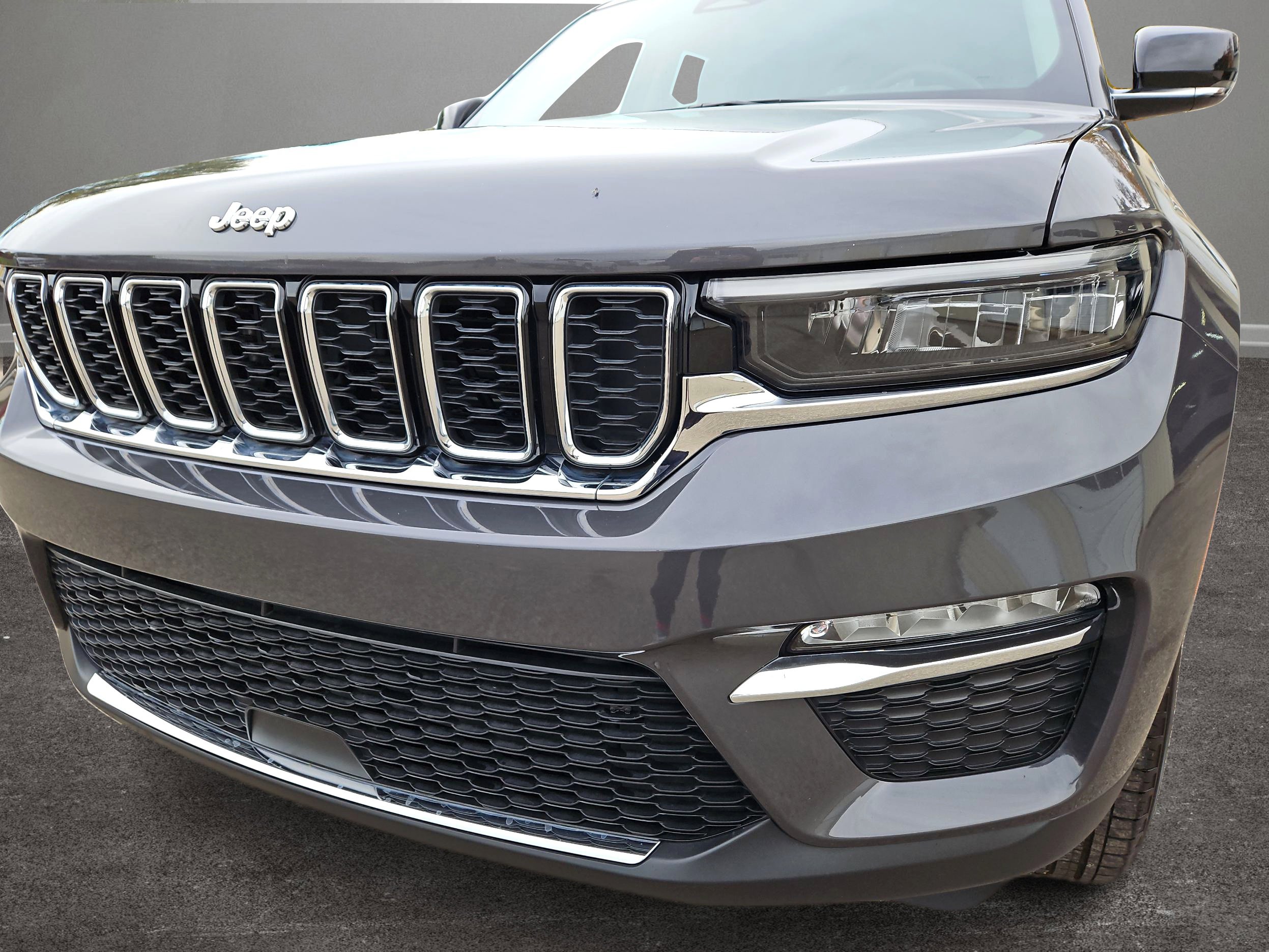 Used 2023 Jeep Grand Cherokee Limited RWD image 34