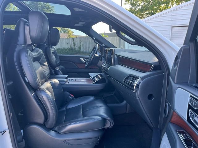 Used 2023 Lincoln Navigator Reserve AWD/4WD image 26