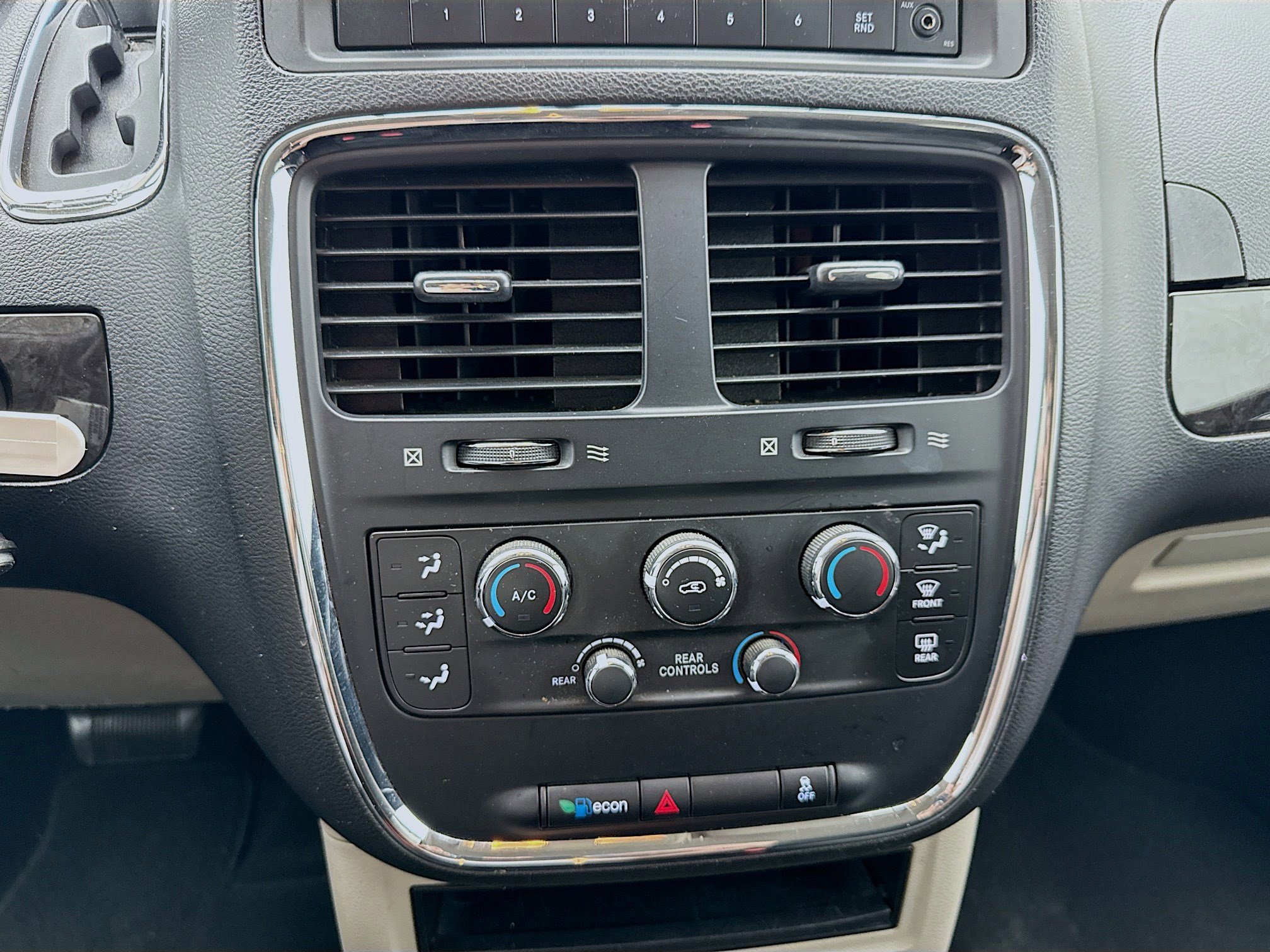 Used 2016 Dodge Grand Caravan SE w/ Quick Order Package 29E SE image 10