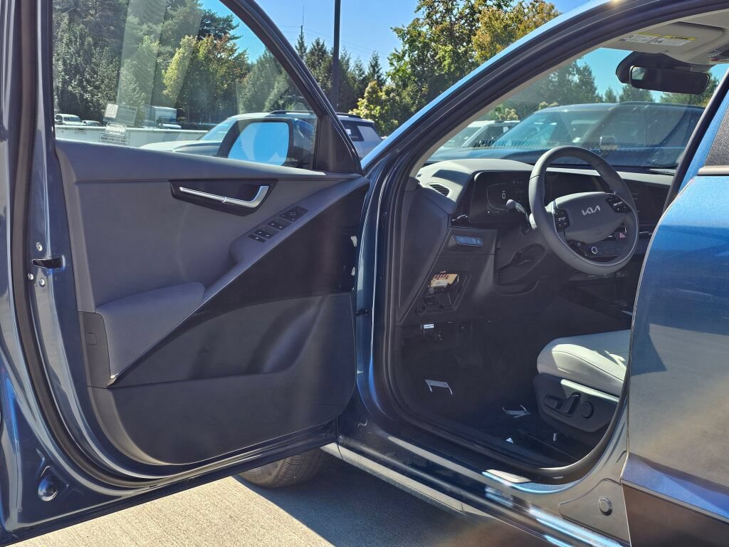 New 2026 Kia Niro EX FWD image 22