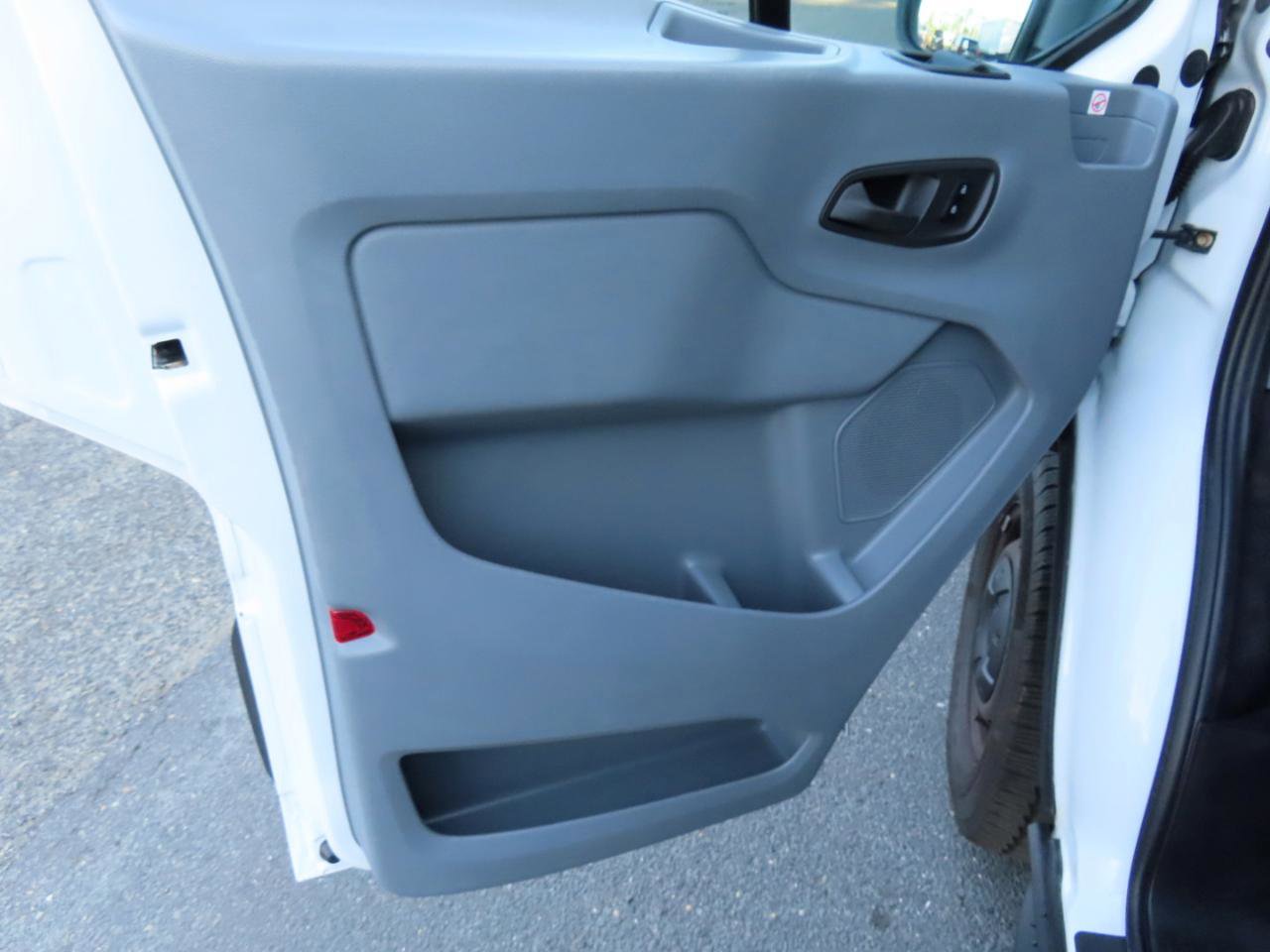 Used 2019 Ford Transit 250 130 Low Roof RWD image 19