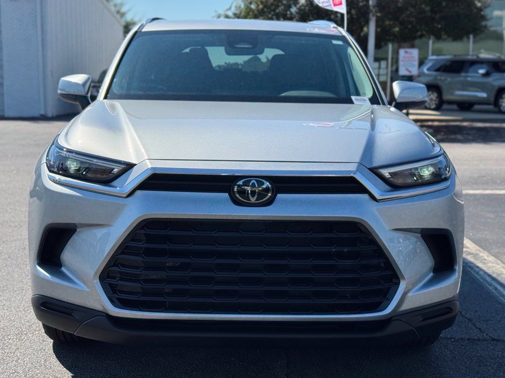 Used 2025 Toyota Grand Highlander FWD image 4